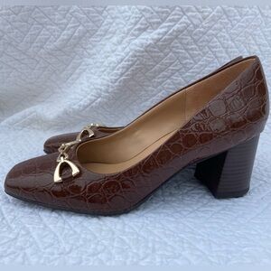 Like new brown heels!